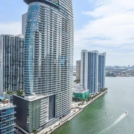 Miami City Views At Icon Brickell